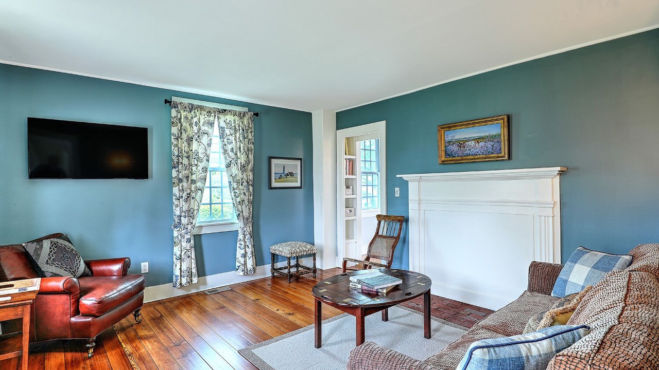 Photo of Livingroom in Tiverton