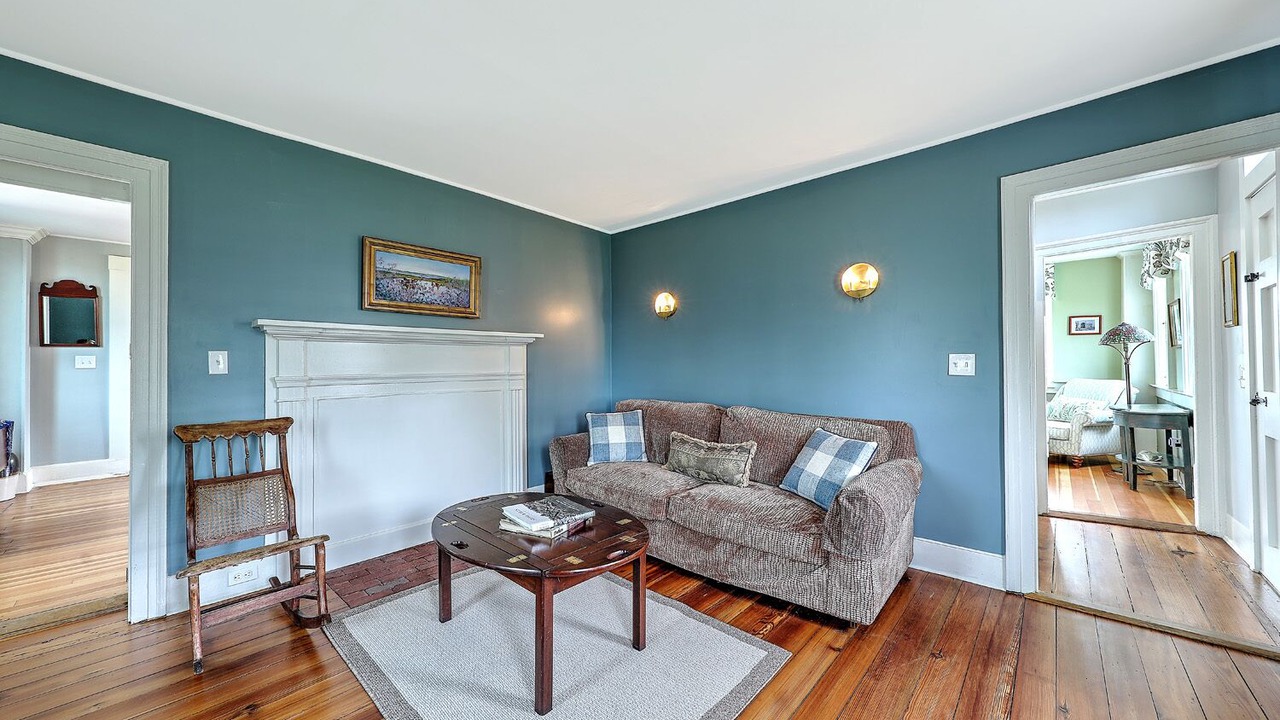 Photo of Livingroom in Tiverton