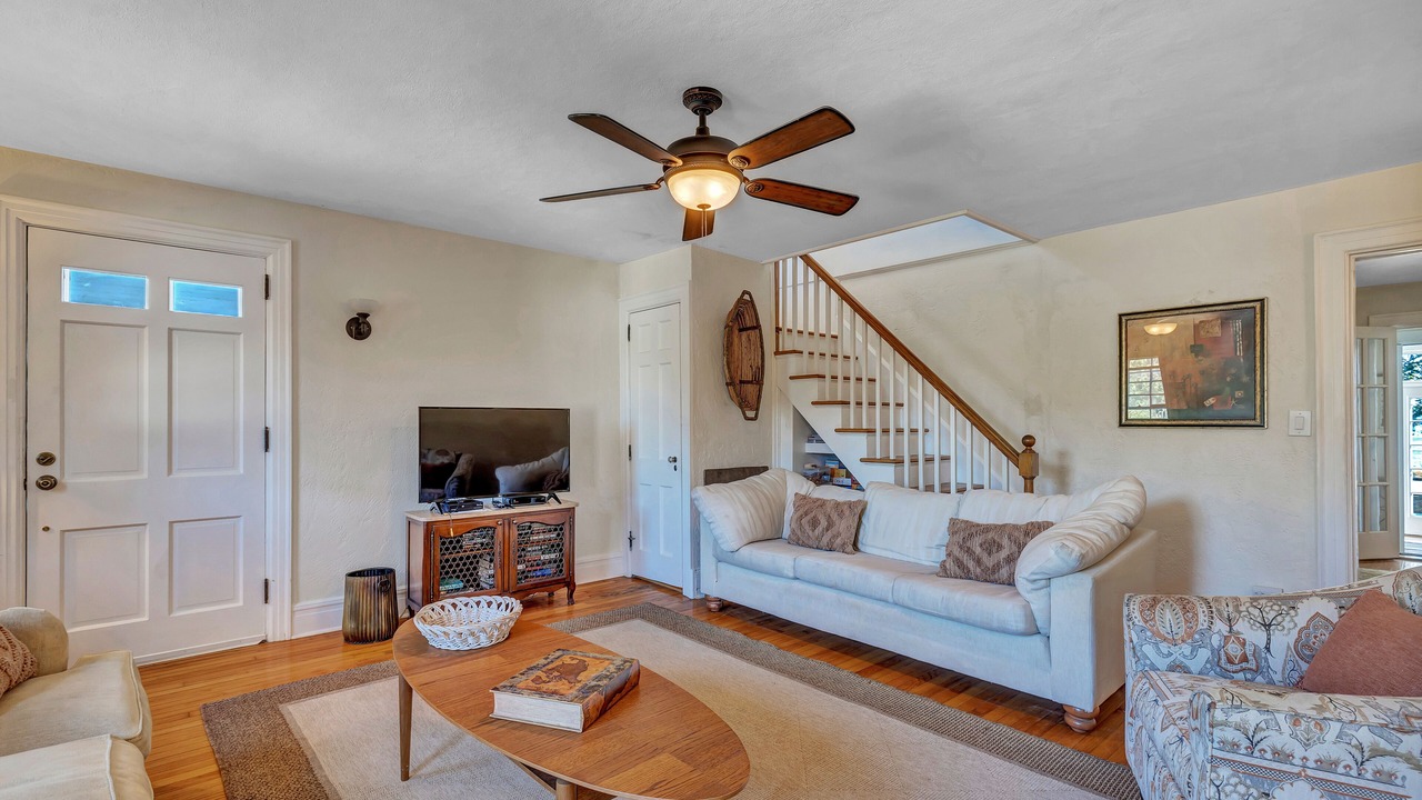 Photo of Livingroom in Niantic