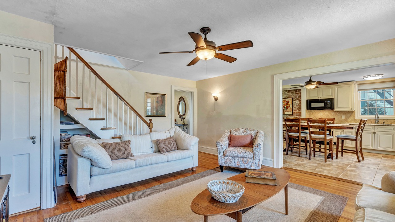 Photo of Livingroom in Niantic