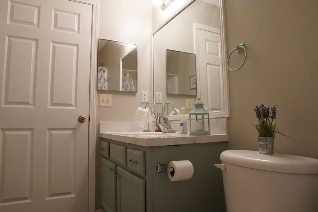 Photo of Bathroom in Doctors Inlet