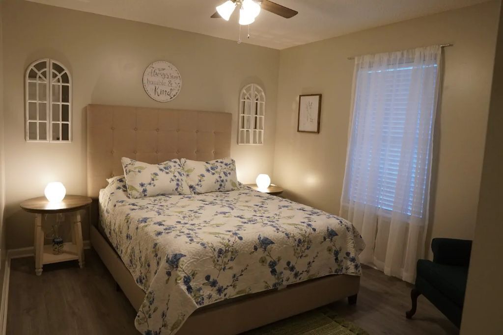 Photo of Bedroom in Doctors Inlet