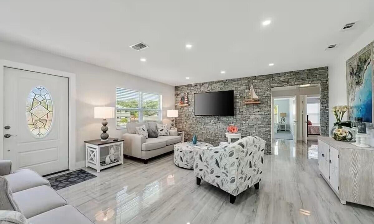 Photo of Livingroom in Riviera Bay