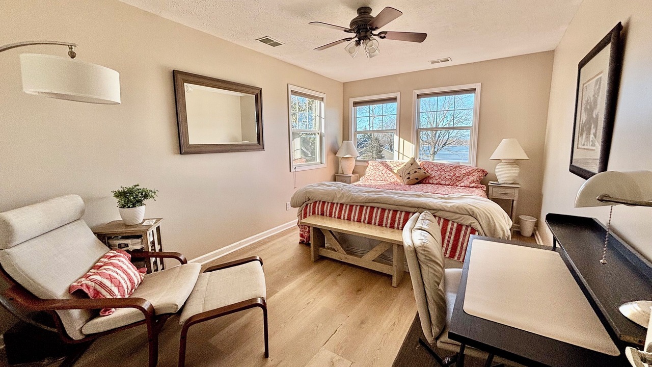 Photo of Bedroom in Paw Paw Lake