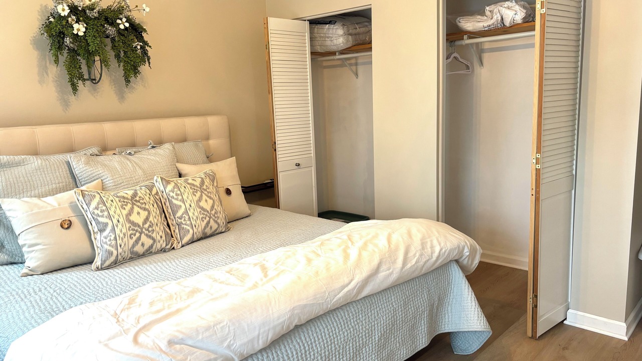 Photo of Bedroom in Paw Paw Lake