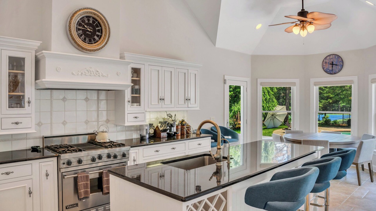 Photo of Kitchen in East Hampton