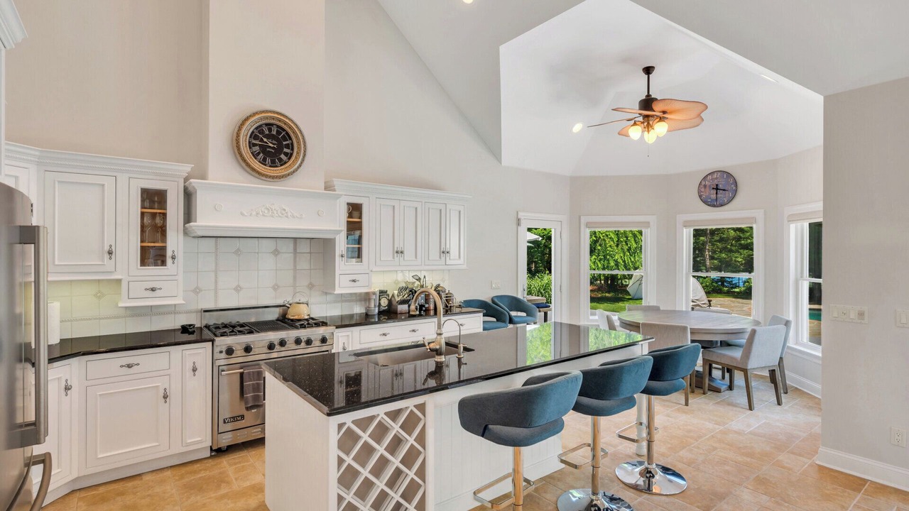 Photo of Kitchen in East Hampton