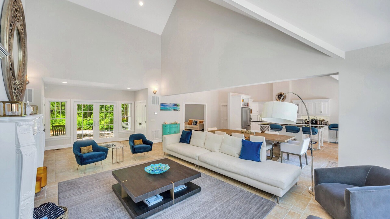 Photo of Livingroom in East Hampton